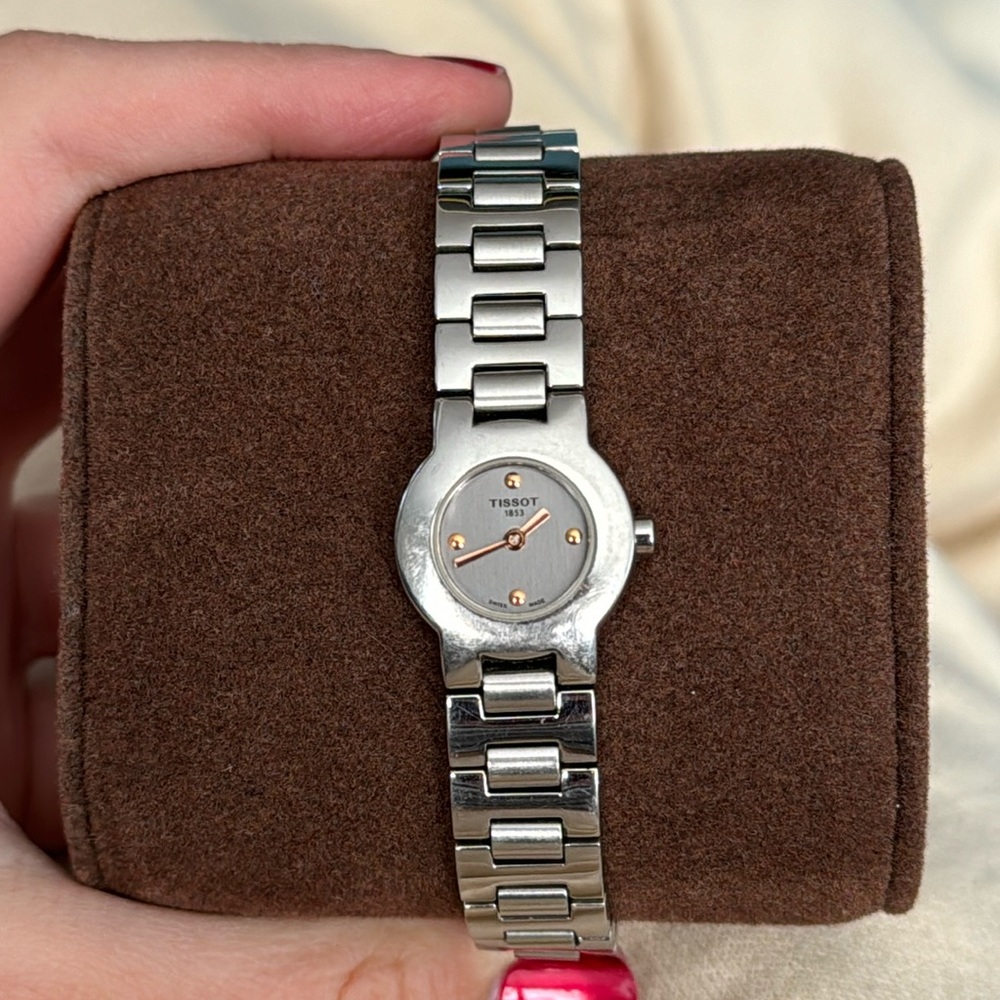 Tissot G331 Swiss Made Women's Watch - Pre-Owned